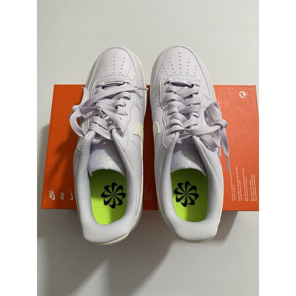 New Women’s Size 10 -Nike Air Force 1 '07 SE Next Nature Barely Grape DV3808 500 - Picture 7 of 10